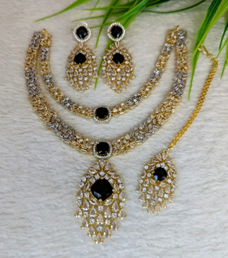 Azra Necklace Set