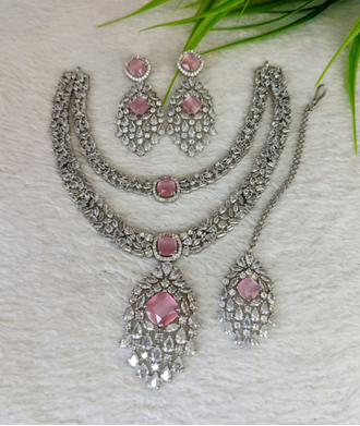 Azra Necklace Set